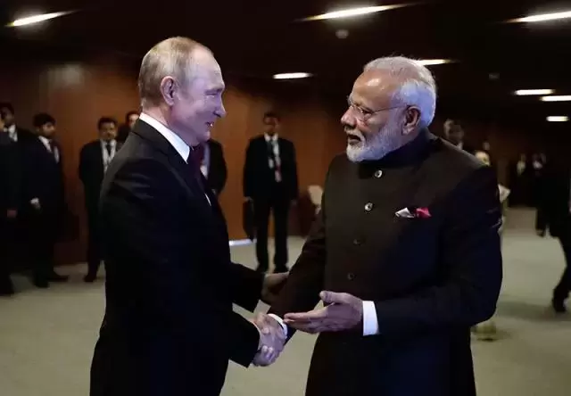 印度在美国和俄罗斯之间选边站？（印度美国关系）