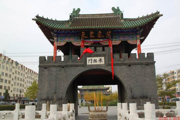黑龙江当地经济较为发达的县城，第一是省内重要的节点城市