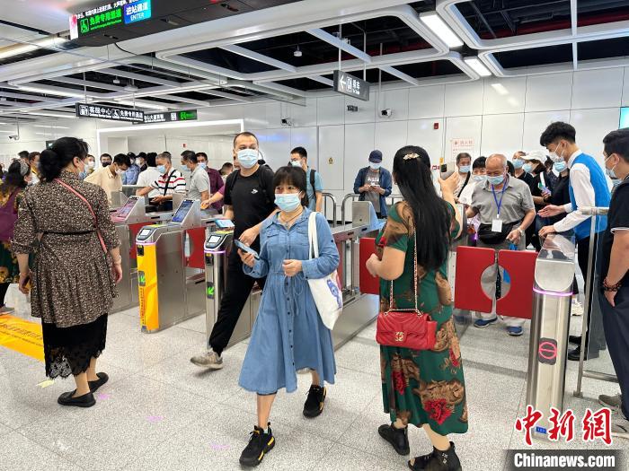 深圳地铁12号线和6号线支线开通
