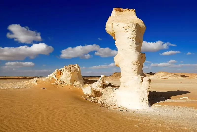 埃及，神秘而奇特的白色沙漠