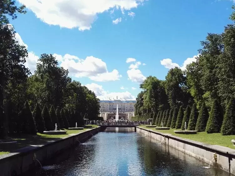 俄罗斯的夏宫简介：俄罗斯值得一去的宫殿！