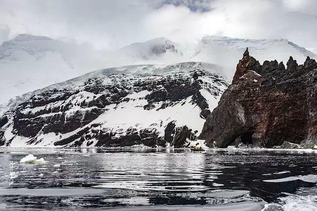 彼得一世岛，南极边缘的孤岛