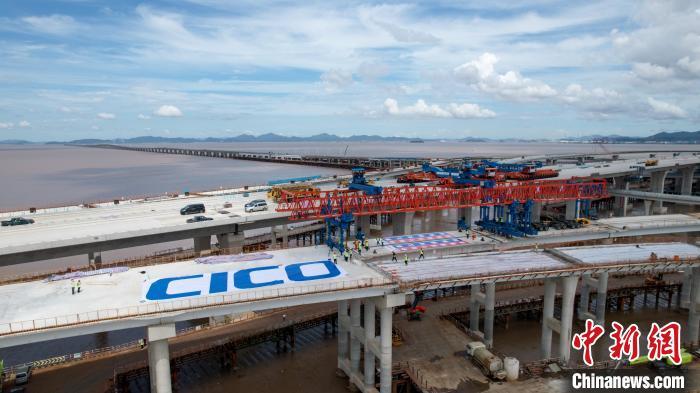 亚洲最大海上互通桥梁架设完成 杭甬复线建设加速