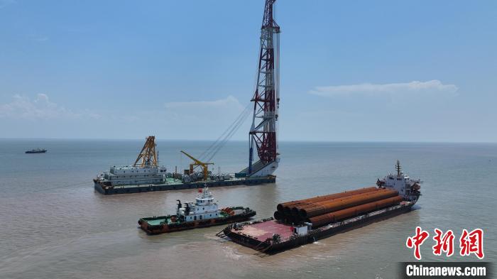 杭州湾跨海铁路桥南航道桥开始施工