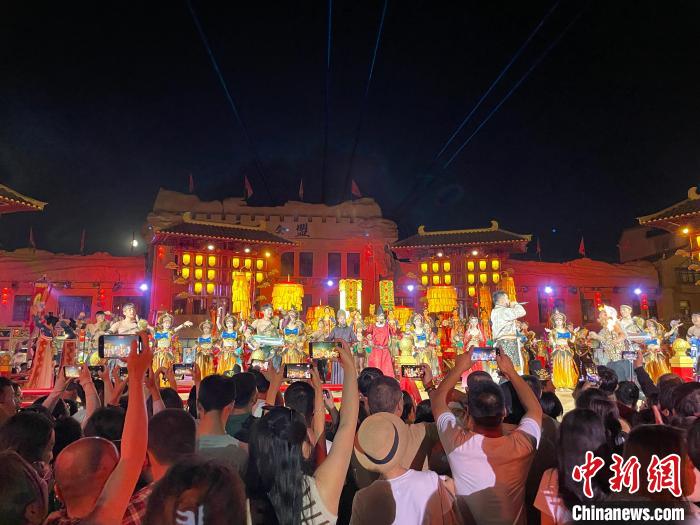 宁夏银川“双节”期间游客数量、旅游收入同比上涨超五成